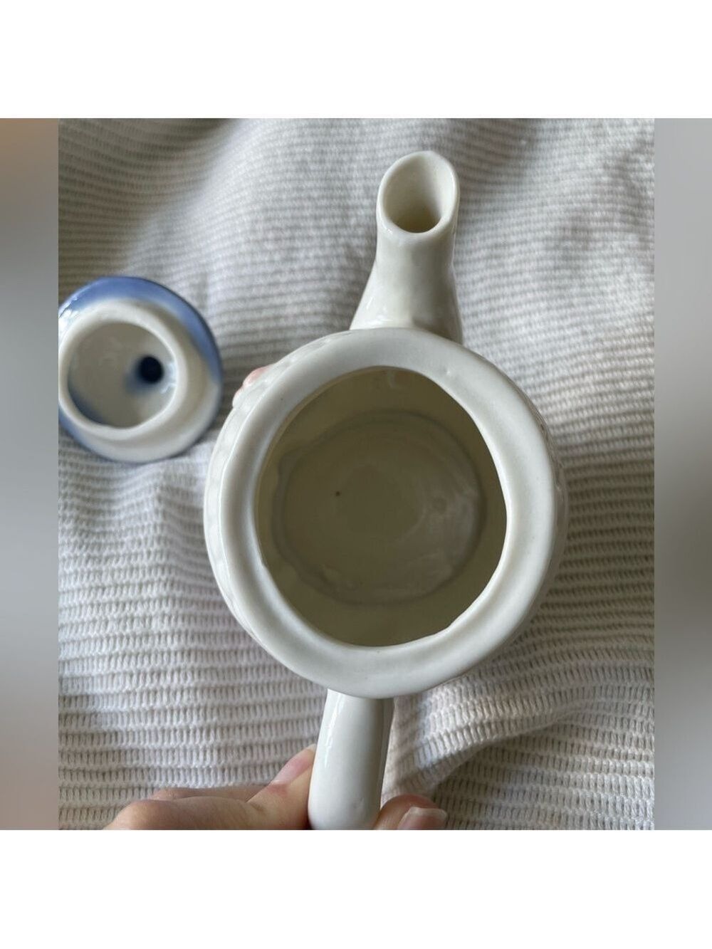 Mini Teapot 🫖 - Picture 4 of 7